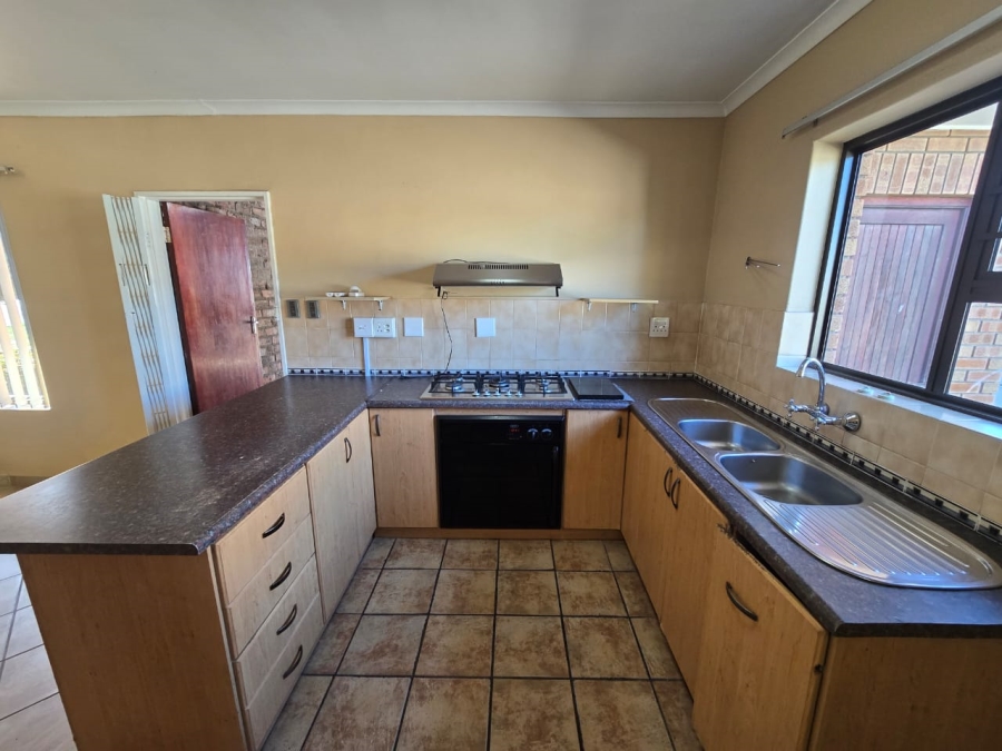 To Let 3 Bedroom Property for Rent in Protea Heights Western Cape